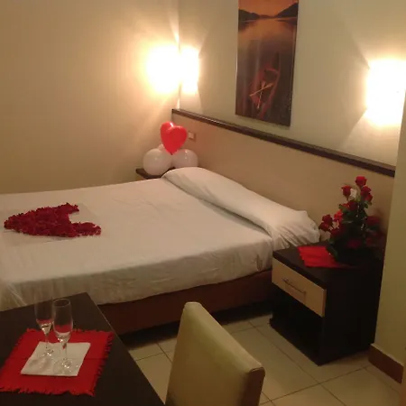 Spinelli מלון וירג'יו