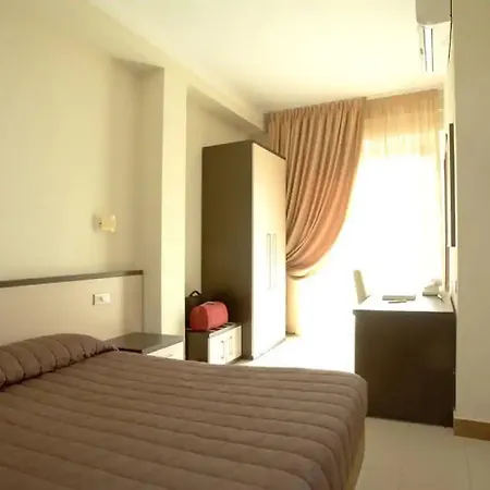 Spinelli מלון וירג'יו